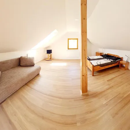 Eliska Hrdlicka, U Prahy Holiday home