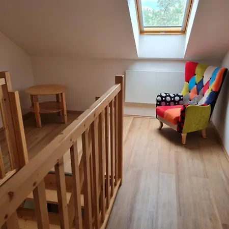 Eliška Hrdlička, U Prahy Prázdninový dům