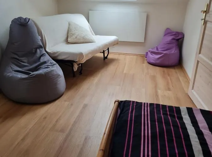 Eliska Hrdlicka, U Prahy Feriehus