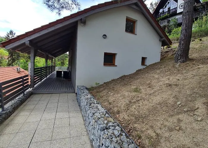 Eliška Hrdlička, U Prahy